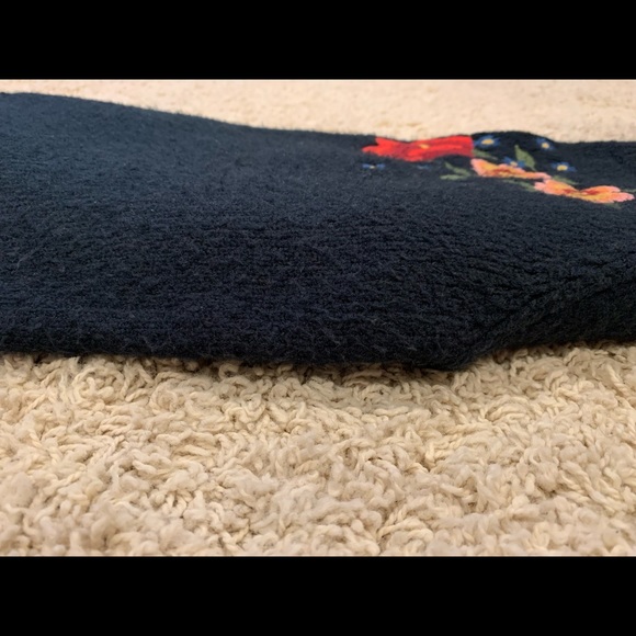 Large Wool blend sweater. Beautiful detail work - Picture 8 of 13